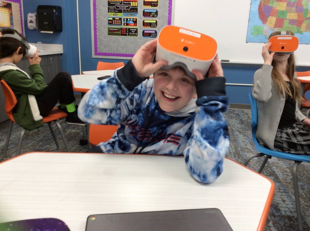 Exploring the world with VR Goggles!