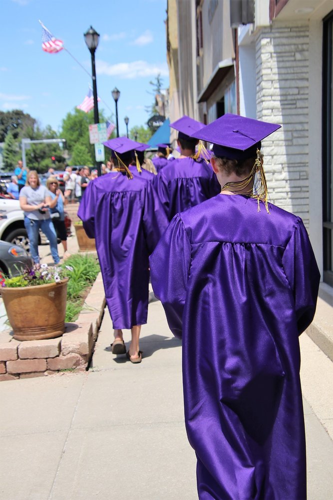 Elkhorn Graduates