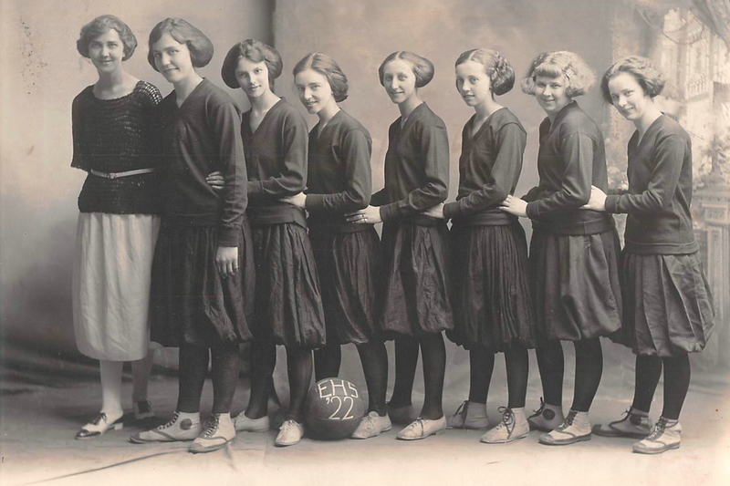 1922 Girls Basketball Team